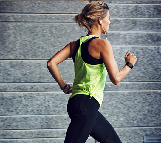 Överfallslarm i armband • Svart